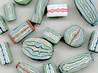 pcPolyzine Feather Beads